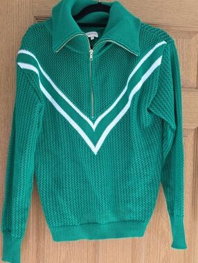 Kelly Green Zip-Front Knit Sweater with White Chevron